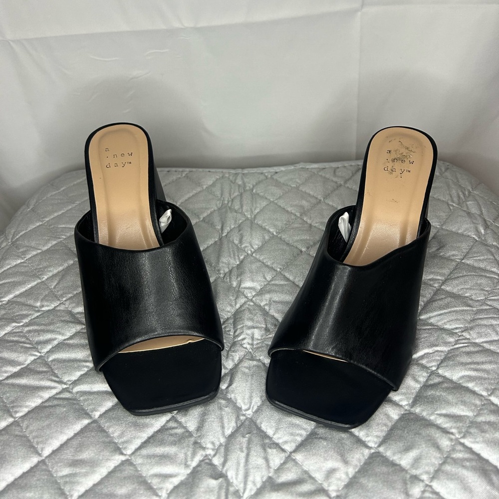 A New Day “Vira” Mules Memory Foam Women Size 8